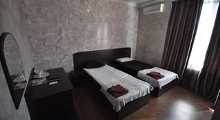Гостевой дом Жилые комнаты Новороссийск Стандартный двухместный номер с 2 отдельными кроватями-7